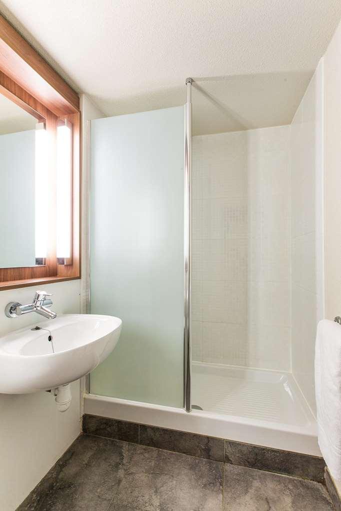 Campanile Paris Ouest - Hotel 3*