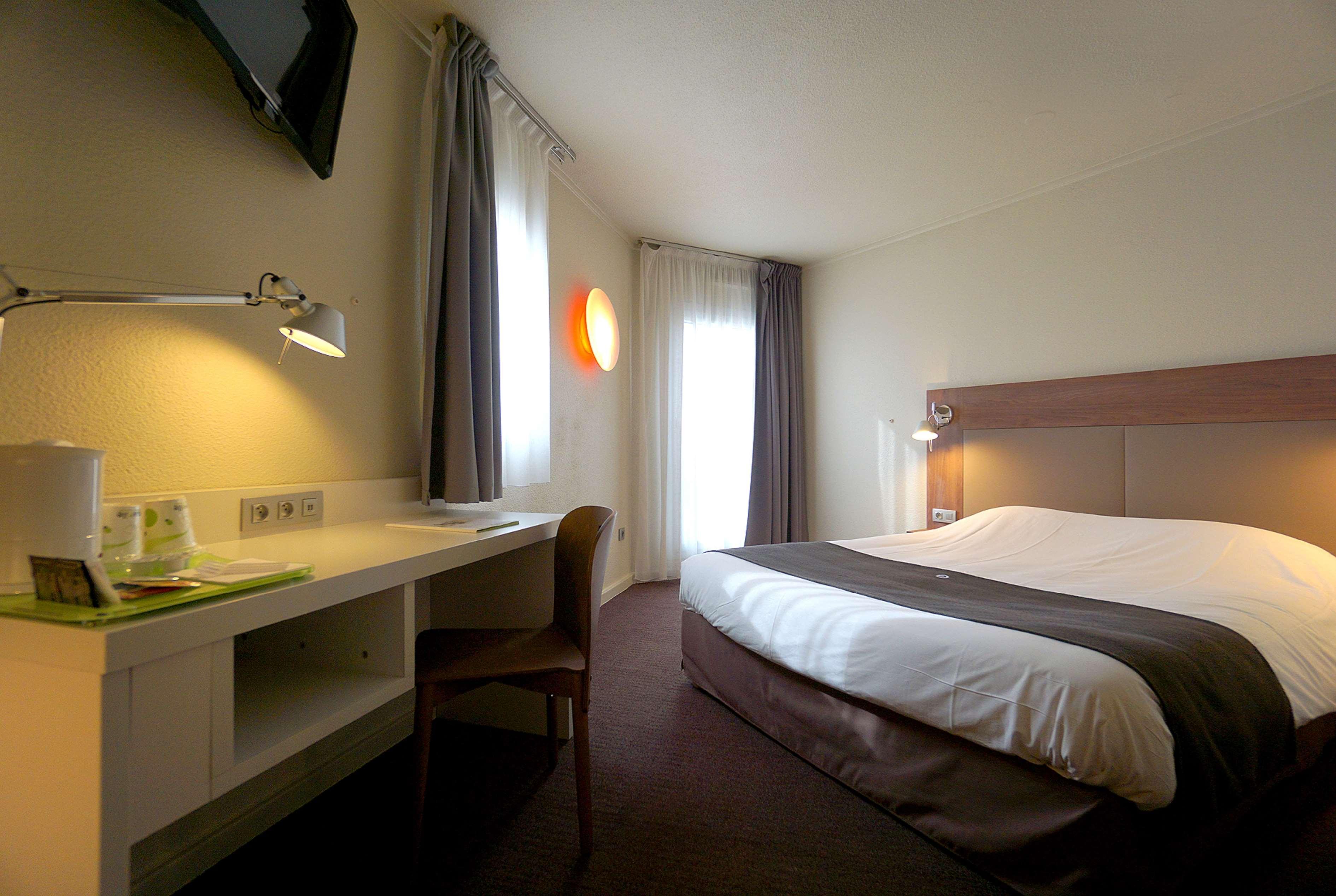 Hotel Campanile Paris Ouest - 3*