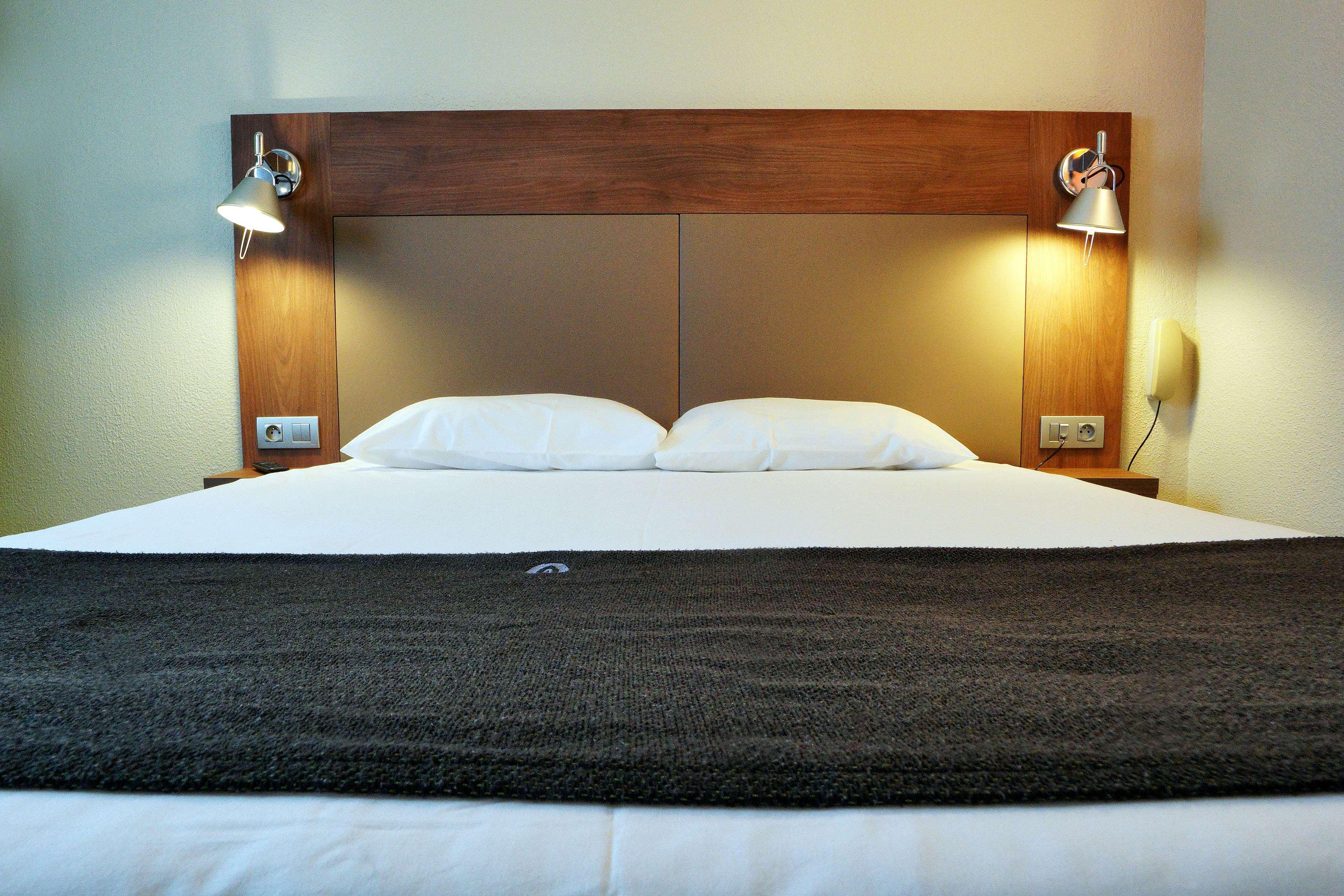 Campanile Paris Ouest - Hotel