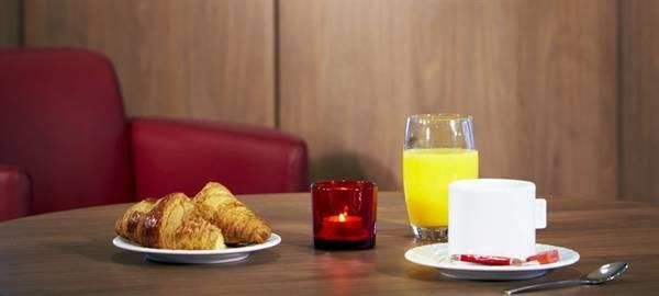 Campanile Paris Ouest - Hotel 3*