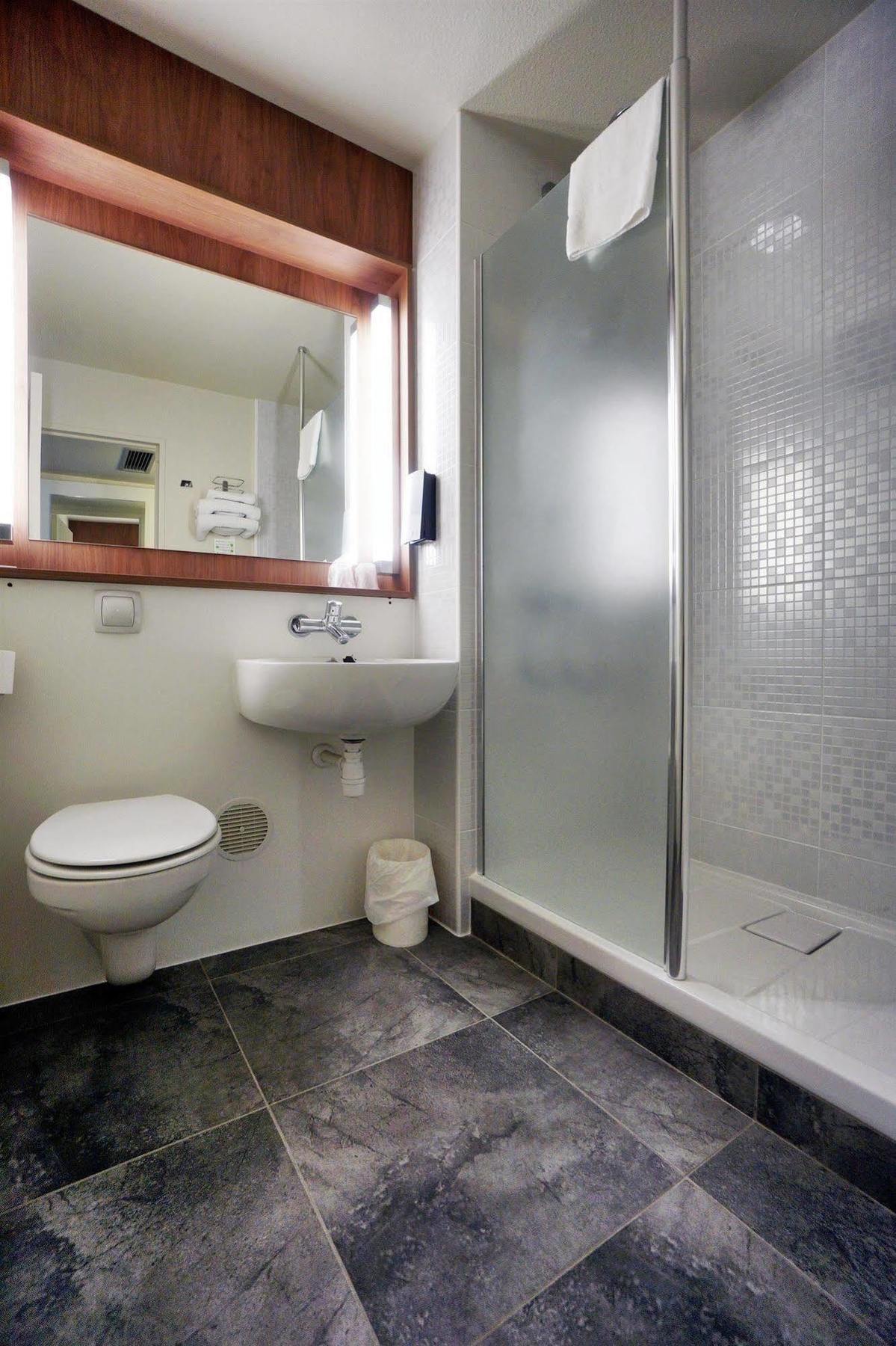 Campanile Paris Ouest - 3*