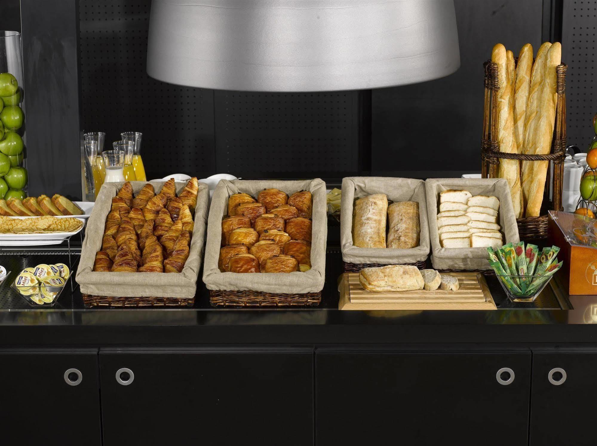 Campanile Paris Ouest - Hotel Chaville